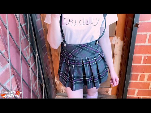 ❤️ 여학생은 그녀의 거시기를 깊이 빨고 수업 ​​대신 성교합니다. ️ 포르노 비디오 우리 ❌